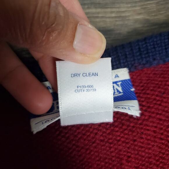 Vintage Pendleton Petite Maroon Knit Embroidered Floral Sweater Vest Sz M - Picture 7 of 8